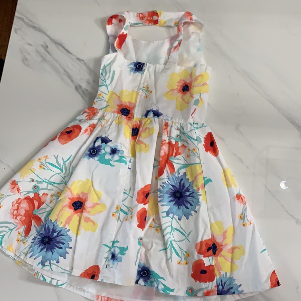 Girls dress size 8 - Picture 3 of 3